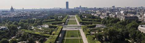 ...La vue depuis la Tour Eiffel permet d’apprécier Paris dans son ensemble et notamment le Champs de Mars....